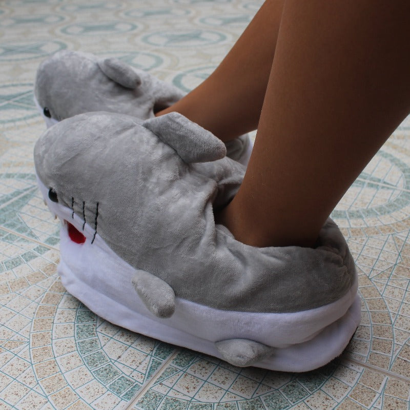 Zapatillas de andar por casa tiburon - ipantuflas